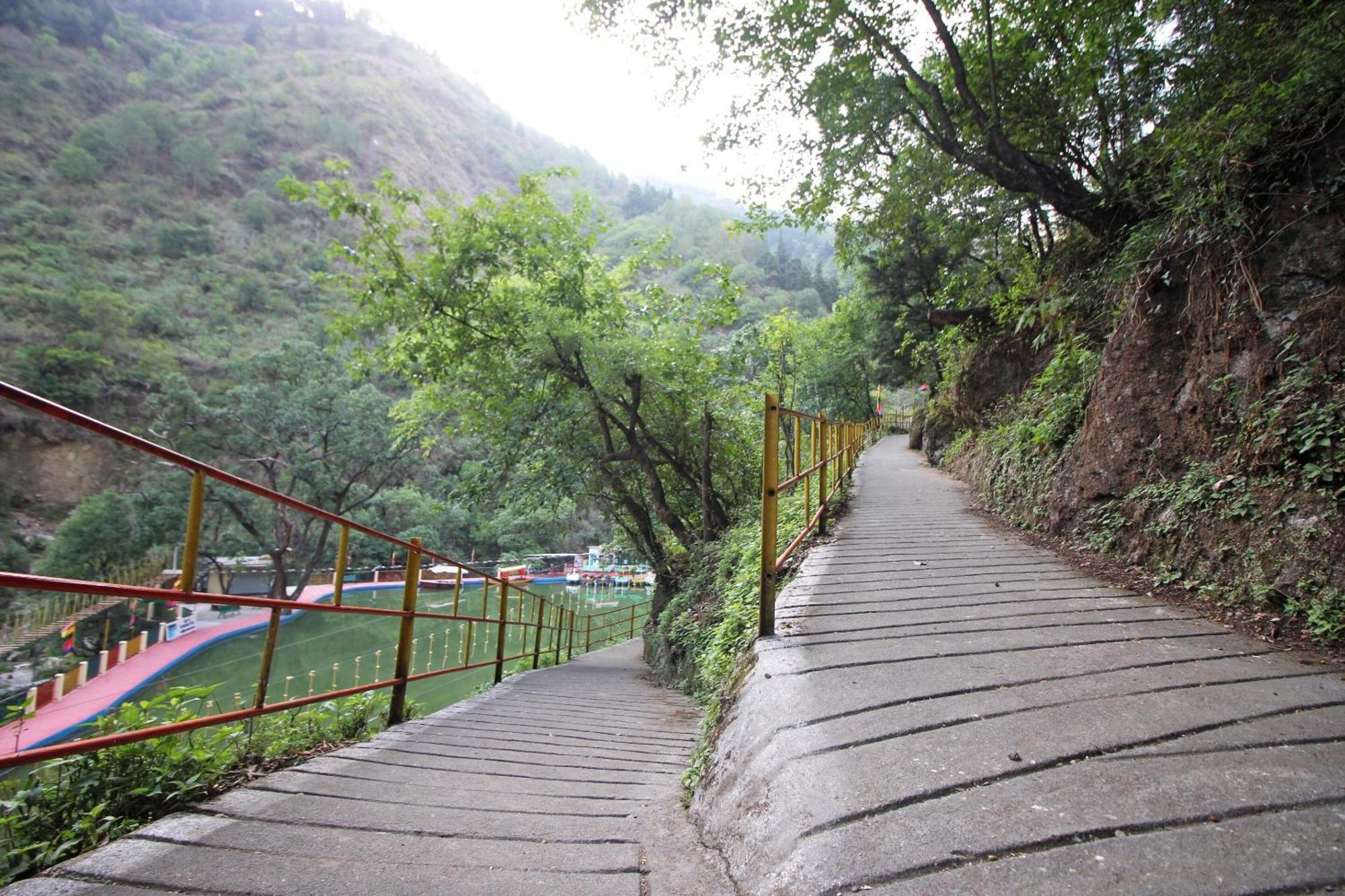 Hotel O Kempty Lake Adventure Resort Mussoorie Extérieur photo